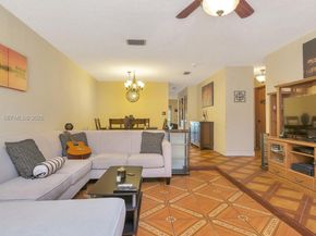 20166 W Oakmont Cir, Hialeah FL 33015