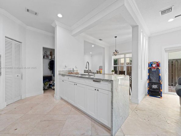 1602 SE 20th Rd, Homestead FL 33035