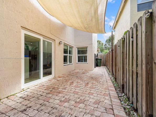 1602 SE 20th Rd, Homestead FL 33035