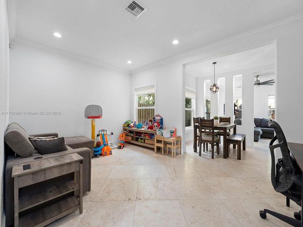 1602 SE 20th Rd, Homestead FL 33035