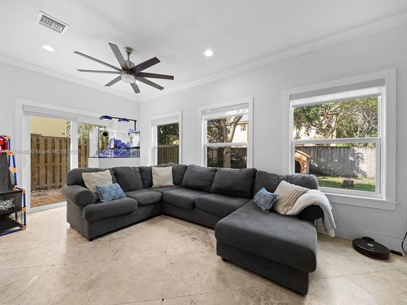 1602 SE 20th Rd, Homestead FL 33035