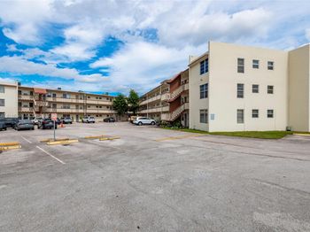 1481 NE Miami Gardens Dr