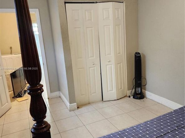 4361 NW 35th Ave, Lauderdale Lakes FL 33309