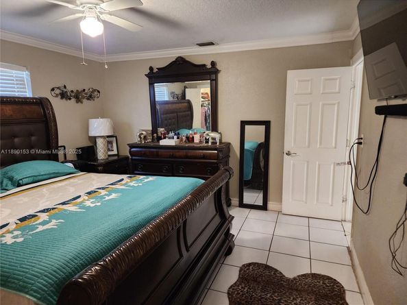 4361 NW 35th Ave, Lauderdale Lakes FL 33309