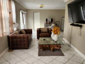 4361 NW 35th Ave, Lauderdale Lakes FL 33309