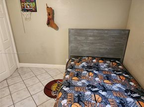 4361 NW 35th Ave, Lauderdale Lakes FL 33309
