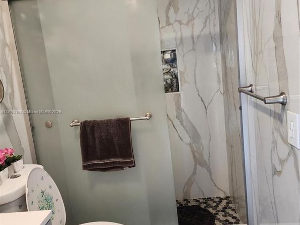 4361 NW 35th Ave, Lauderdale Lakes FL 33309