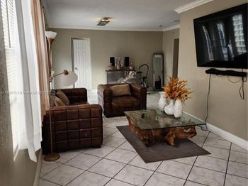 4361 NW 35th Ave
