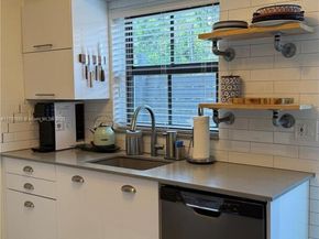 2 NE 44 St, Miami FL 33137