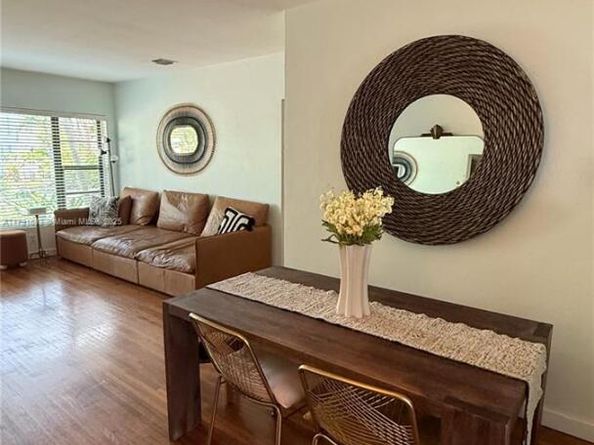 2 NE 44 St, Miami FL 33137