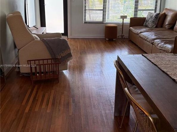 2 NE 44 St, Miami FL 33137