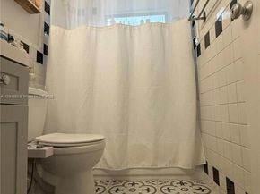 2 NE 44 St, Miami FL 33137