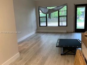 2 NE 44 St, Miami FL 33137
