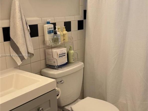 2 NE 44 St, Miami FL 33137