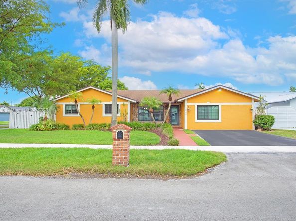 11040 SW 140th Ave, Miami FL 33186