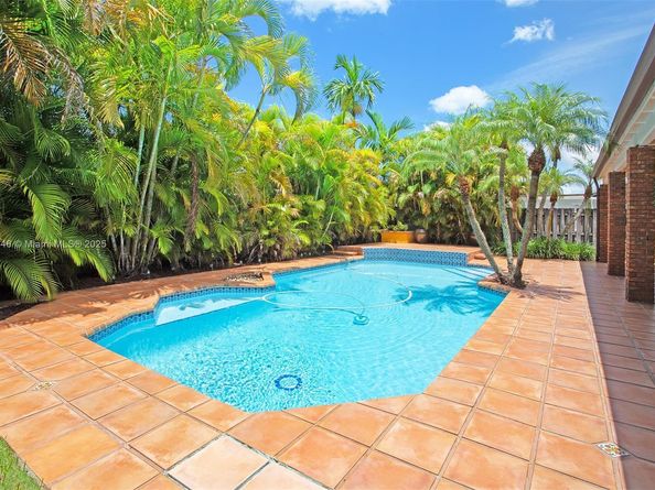 11040 SW 140th Ave, Miami FL 33186
