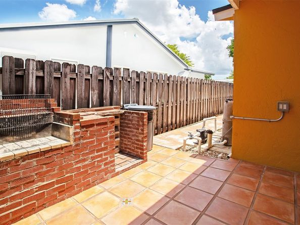 11040 SW 140th Ave, Miami FL 33186