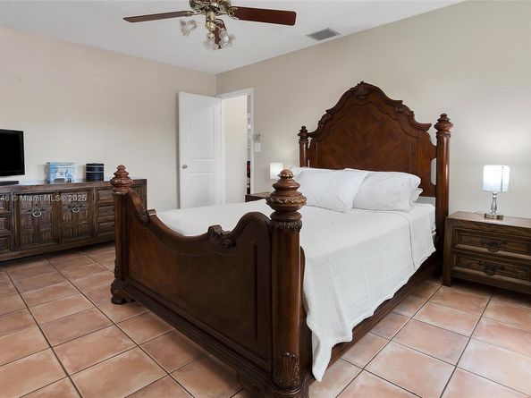 11040 SW 140th Ave, Miami FL 33186
