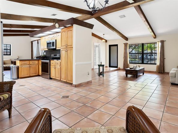 11040 SW 140th Ave, Miami FL 33186