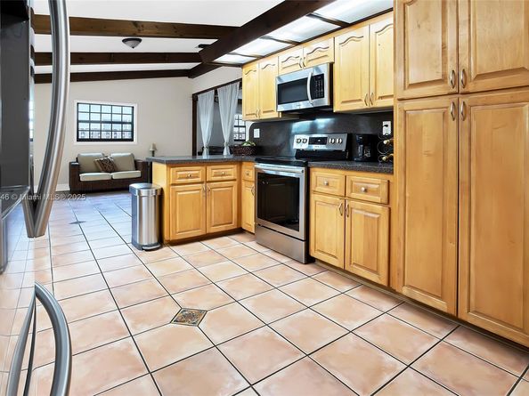 11040 SW 140th Ave, Miami FL 33186