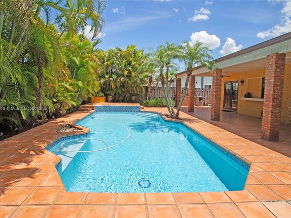 11040 SW 140th Ave, Miami FL 33186