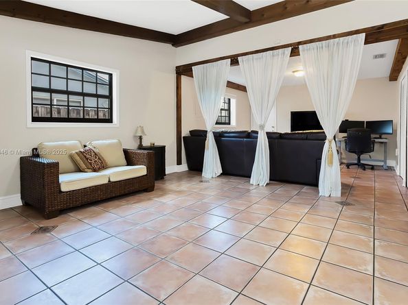 11040 SW 140th Ave, Miami FL 33186