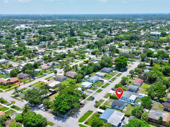 3331 NW 8th Pl, Lauderhill FL 33311