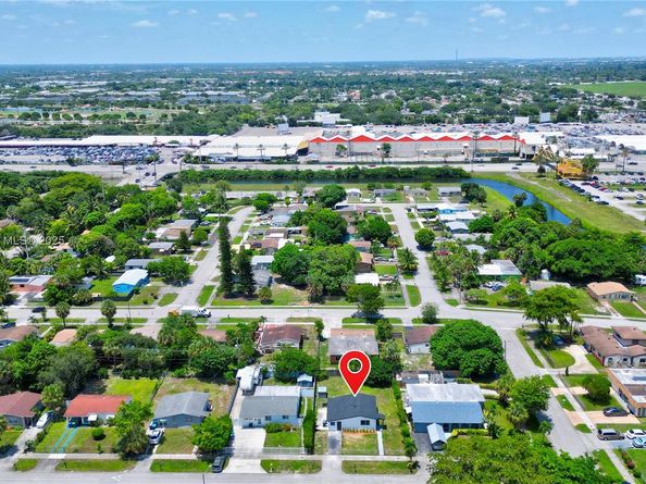 3331 NW 8th Pl, Lauderhill FL 33311