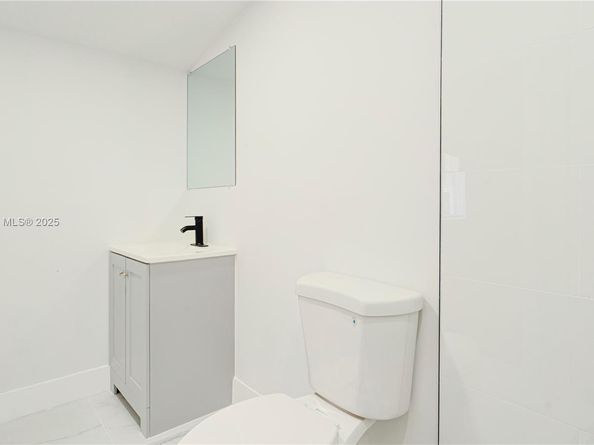 3331 NW 8th Pl, Lauderhill FL 33311