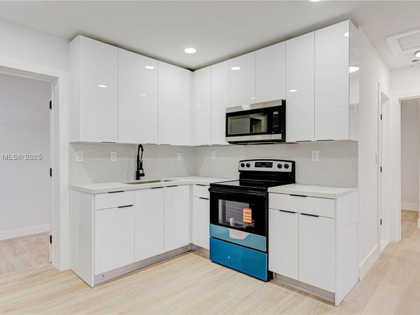 3331 NW 8th Pl, Lauderhill FL 33311