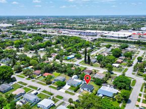 3331 NW 8th Pl, Lauderhill FL 33311