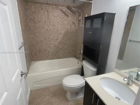 1658 Hayes St 16585, Hollywood FL 33020