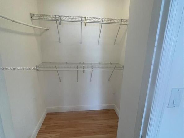 1658 Hayes St 16585, Hollywood FL 33020