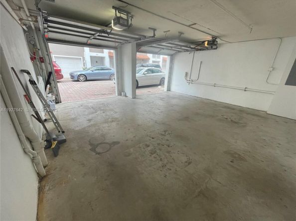 1658 Hayes St 16585, Hollywood FL 33020