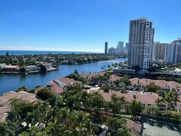 21050 Point Pl 1403, Aventura FL 33180