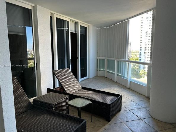 21050 Point Pl 1403, Aventura FL 33180