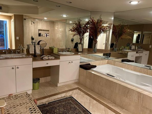 21050 Point Pl 1403, Aventura FL 33180