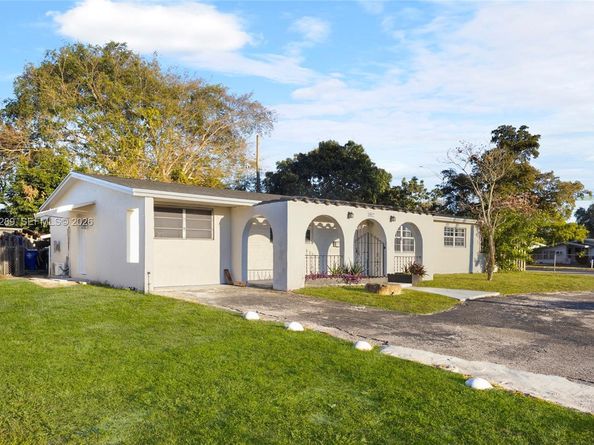 3017 Bahama Dr, Miramar FL 33023