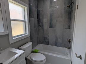 1650 Jackson St, Hollywood FL 33020