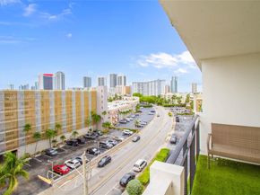401 Golden Isles Dr 702, Hallandale Beach FL 33009