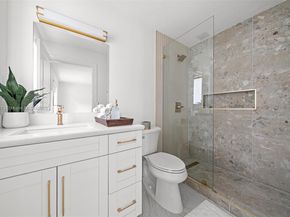 500 NW 7th Ct, Hallandale Beach FL 33009