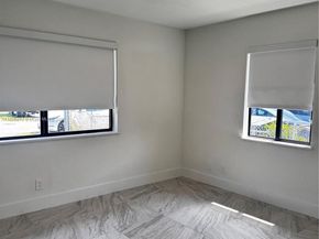 500 NW 7th Ct, Hallandale Beach FL 33009