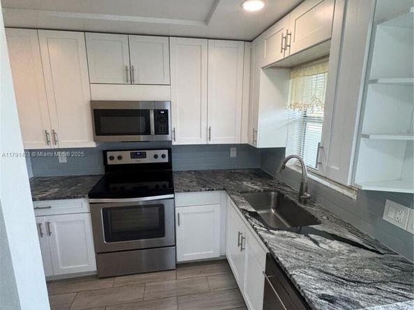 9851 Sandalfoot Blvd 208, Boca Raton FL 33428