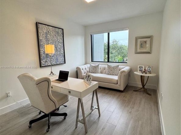 6824 SW 80th St, Miami FL 33143