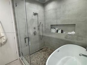 6824 SW 80th St, Miami FL 33143