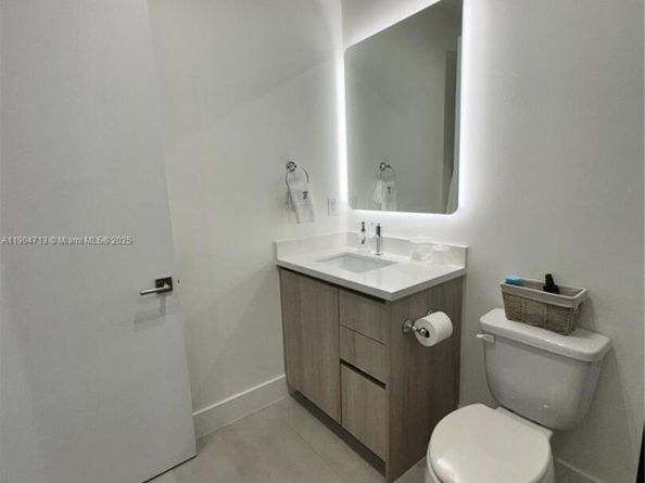 6824 SW 80th St, Miami FL 33143