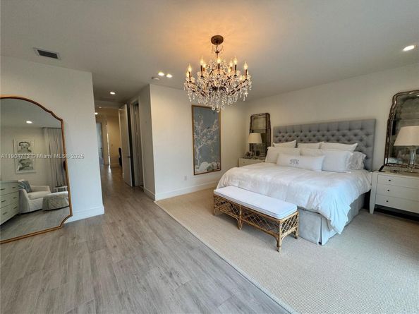 6824 SW 80th St, Miami FL 33143