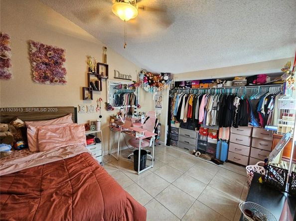 8401 W Sample Rd 10, Coral Springs FL 33065