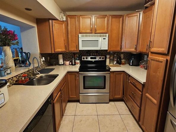 8401 W Sample Rd 10, Coral Springs FL 33065