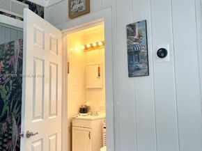 1218 N 24th Ave, Hollywood FL 33020